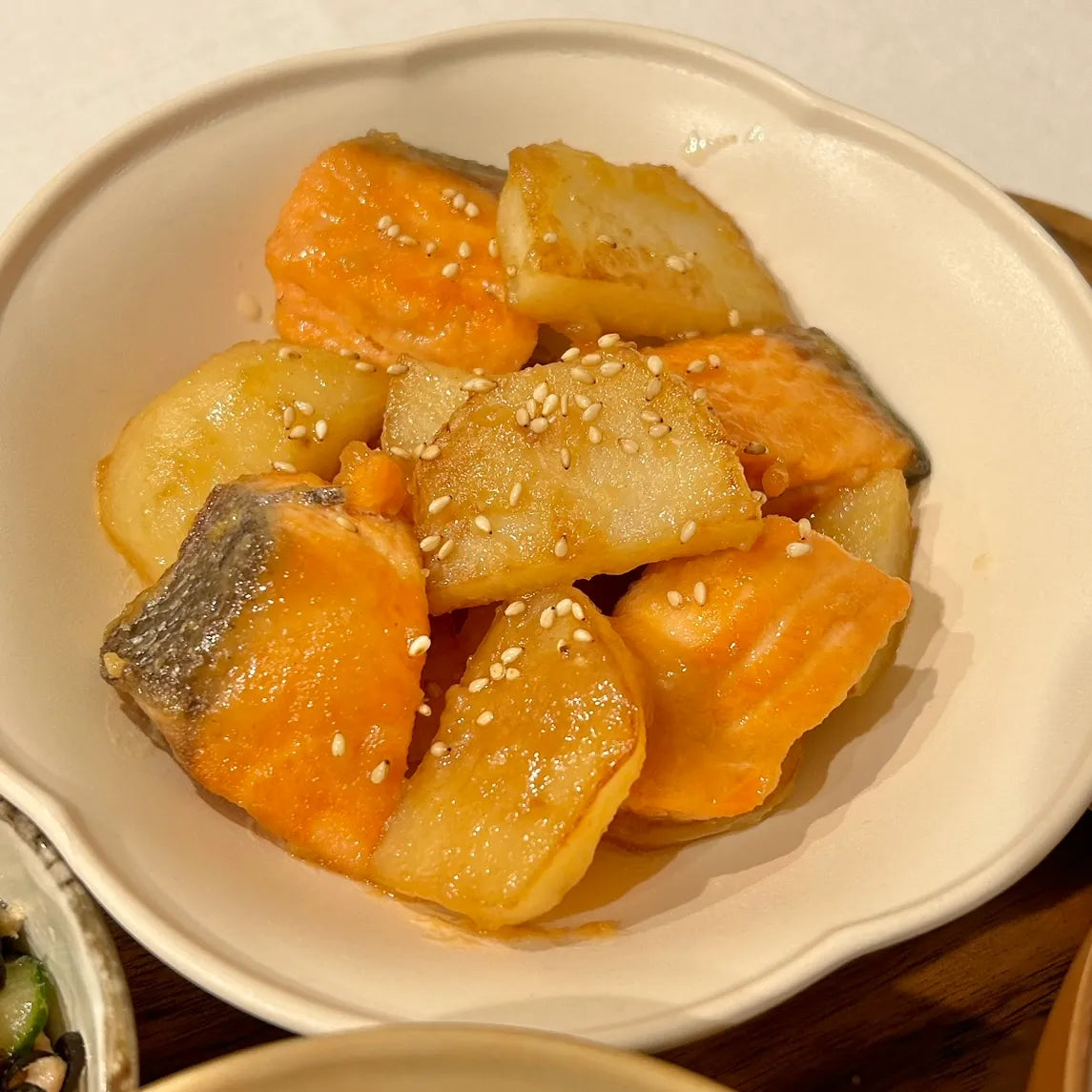 鮭とじゃがいもの味噌焼き