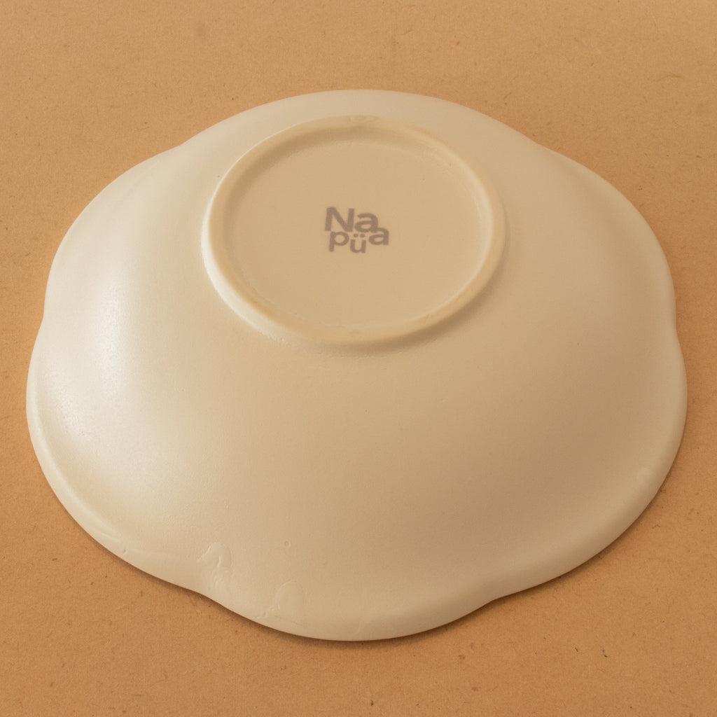 なみなみ中皿 ホワイト