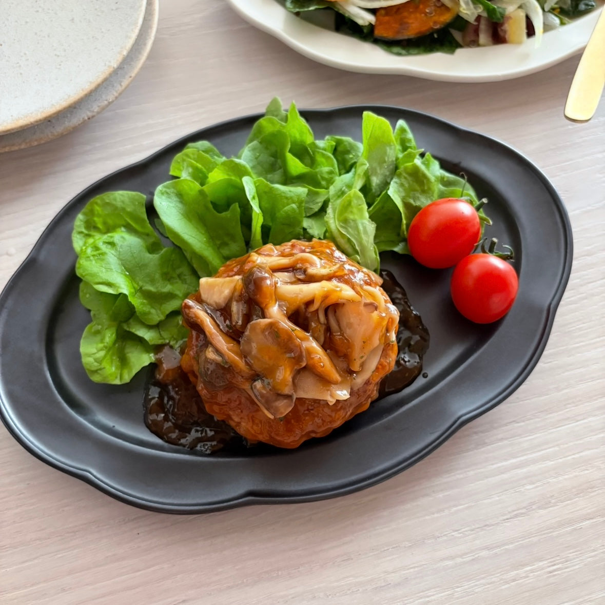 なみなみ　オーバルプレート ブラック