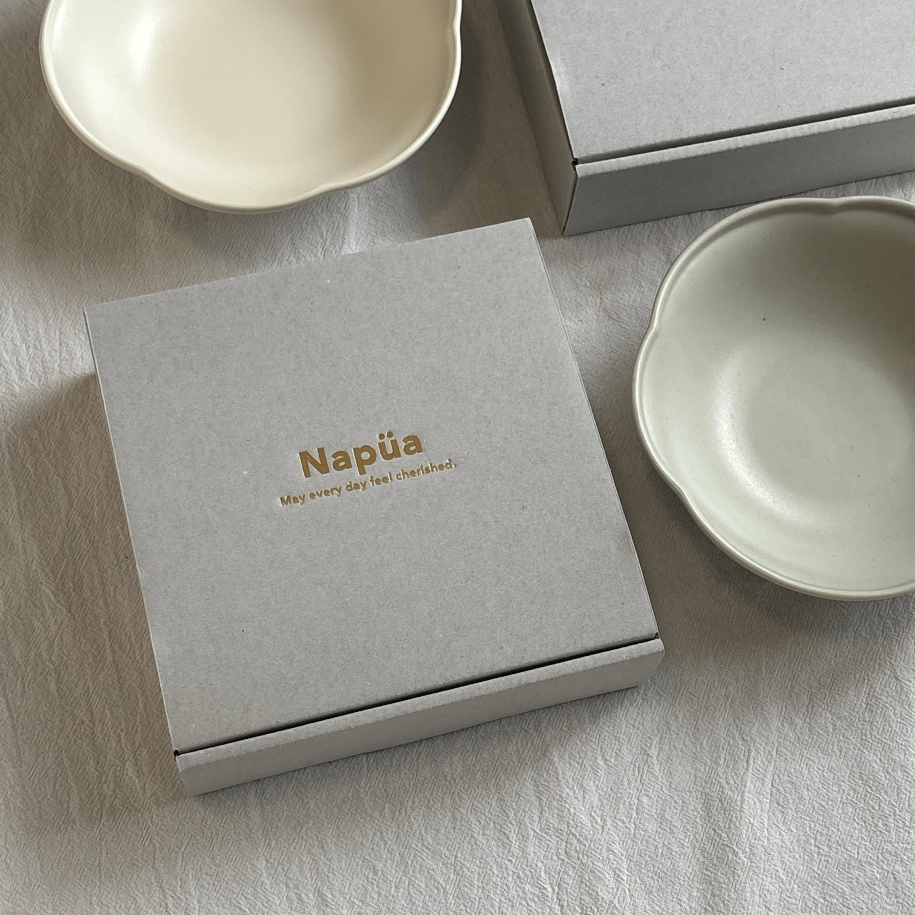 なみなみ中皿 ホワイト